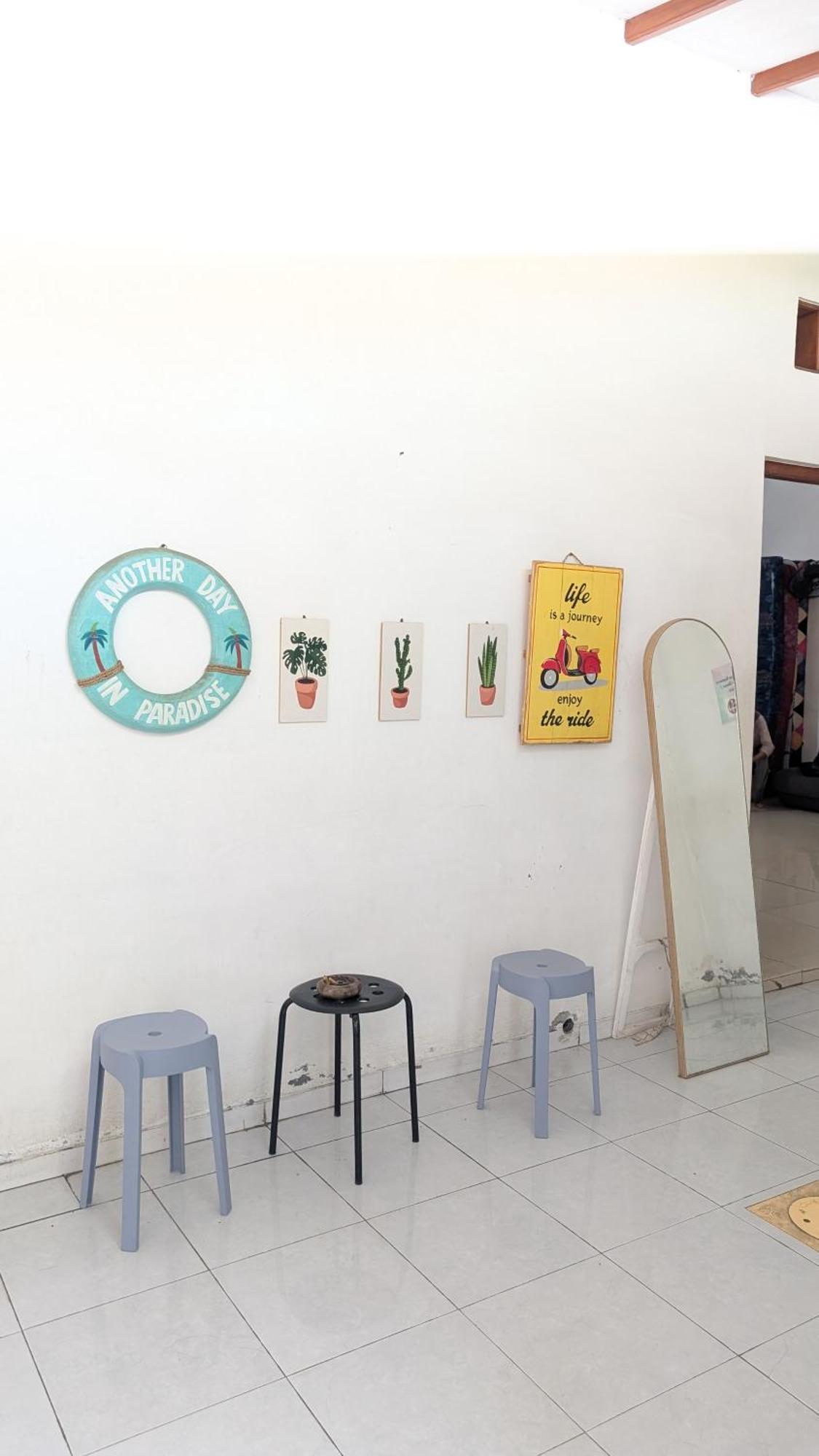 Homey Guesthouse Kertajaya スラバヤ エクステリア 写真