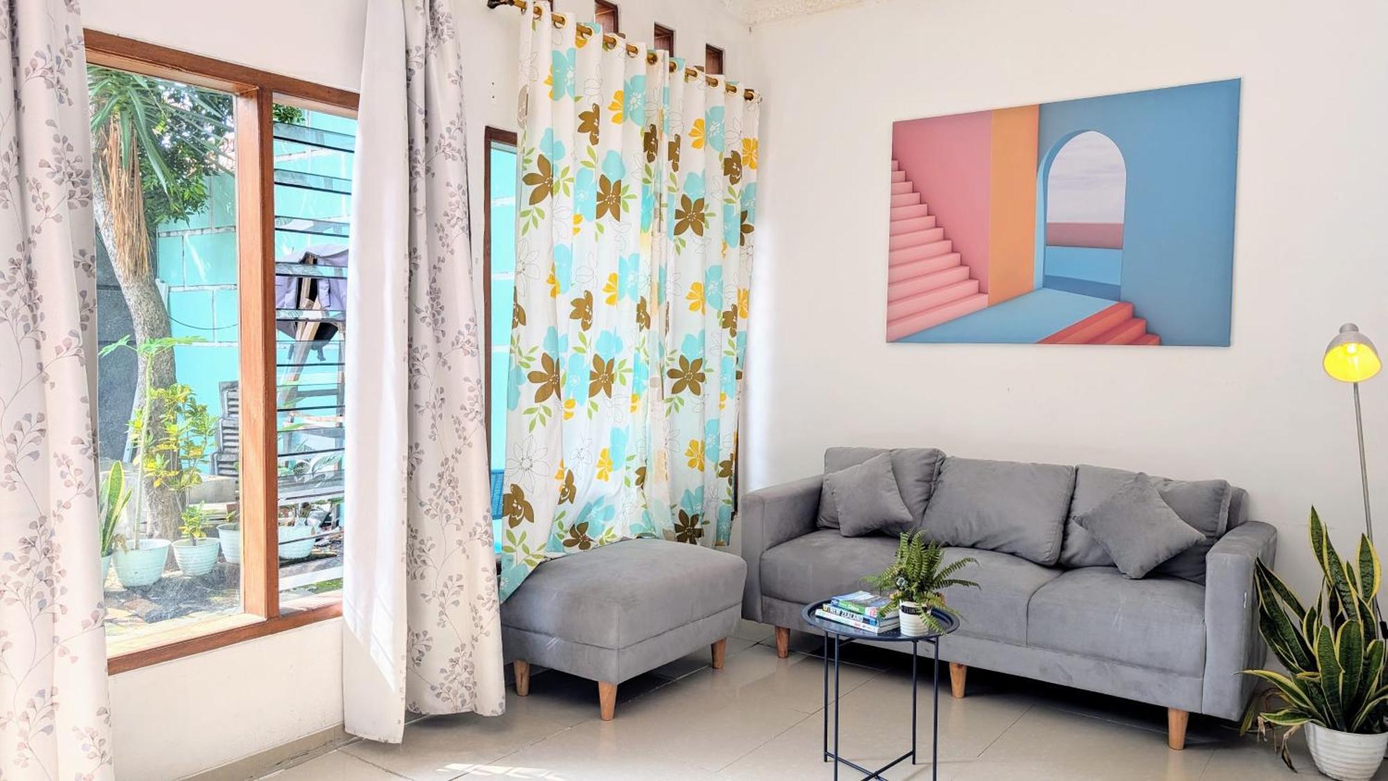 Homey Guesthouse Kertajaya スラバヤ エクステリア 写真