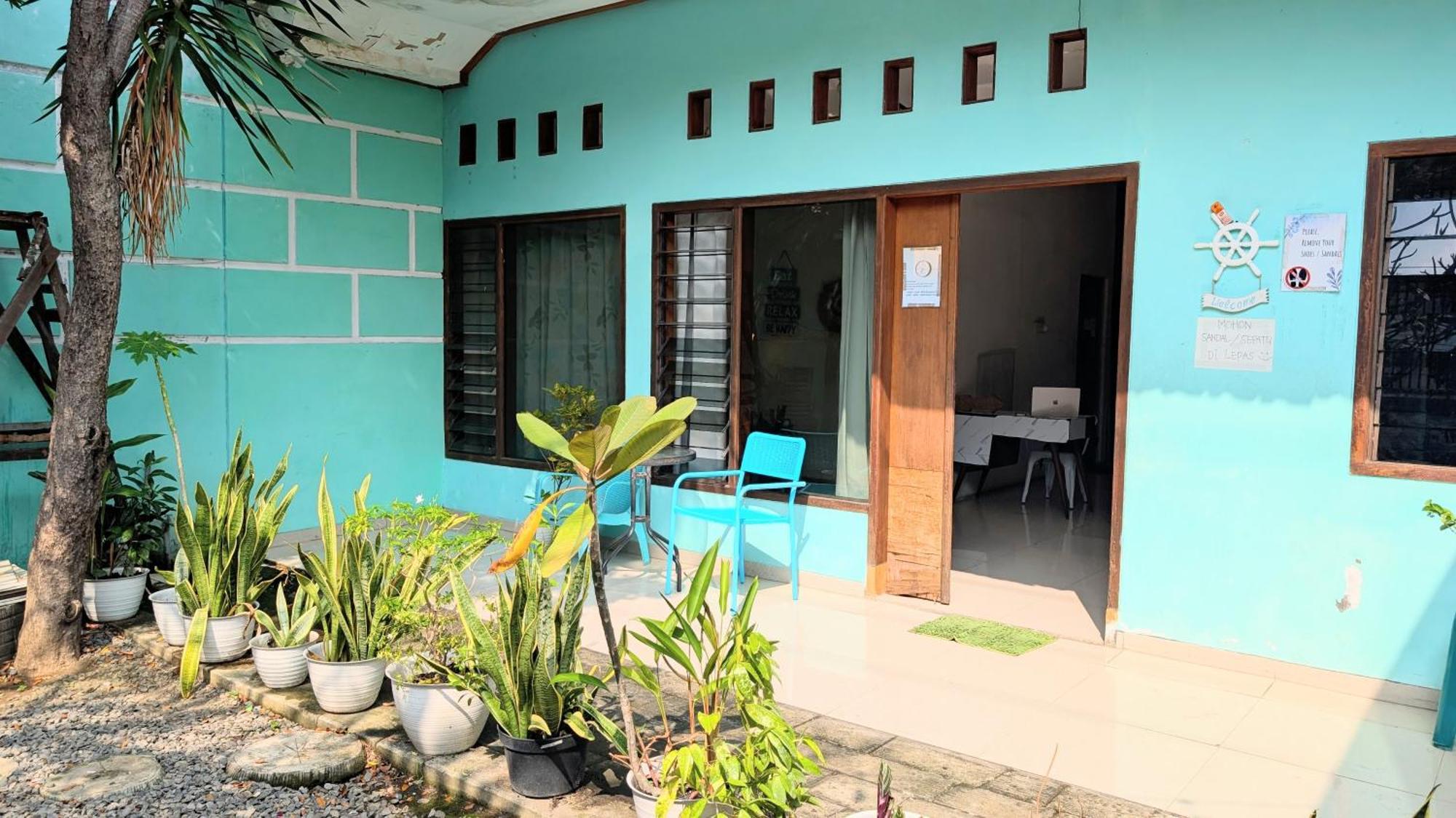 Homey Guesthouse Kertajaya スラバヤ エクステリア 写真